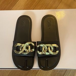 ZARA-CHAIN TRIM LOW HEELED SANDALS TRF